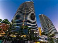 Exterior Night - Peppers Broadbeach